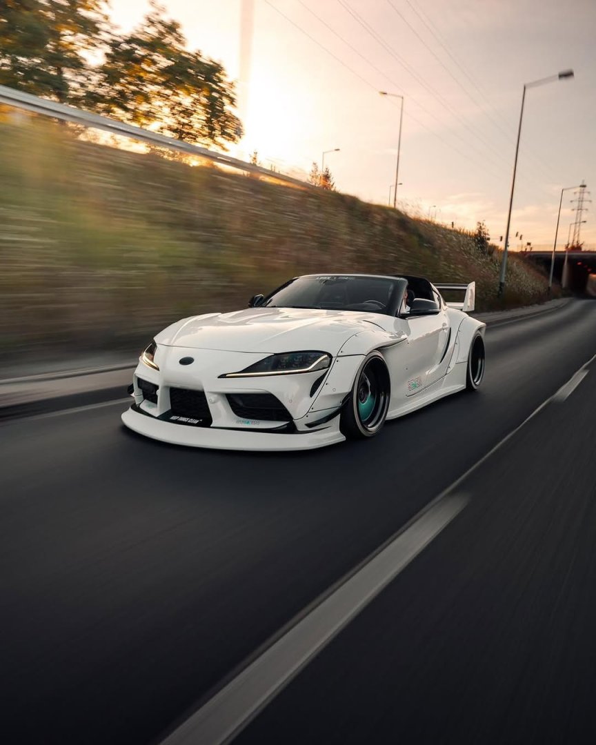 Toyota Supra V A90 Targa LBWK BUDDA