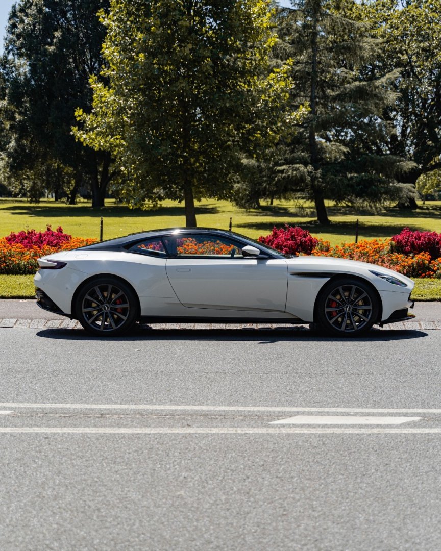 Aston Martin DB11 4.0 V8 Automatic