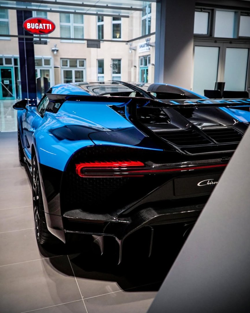 Bugatti Chiron Pur Sport 8.0 W16 AWD DSG