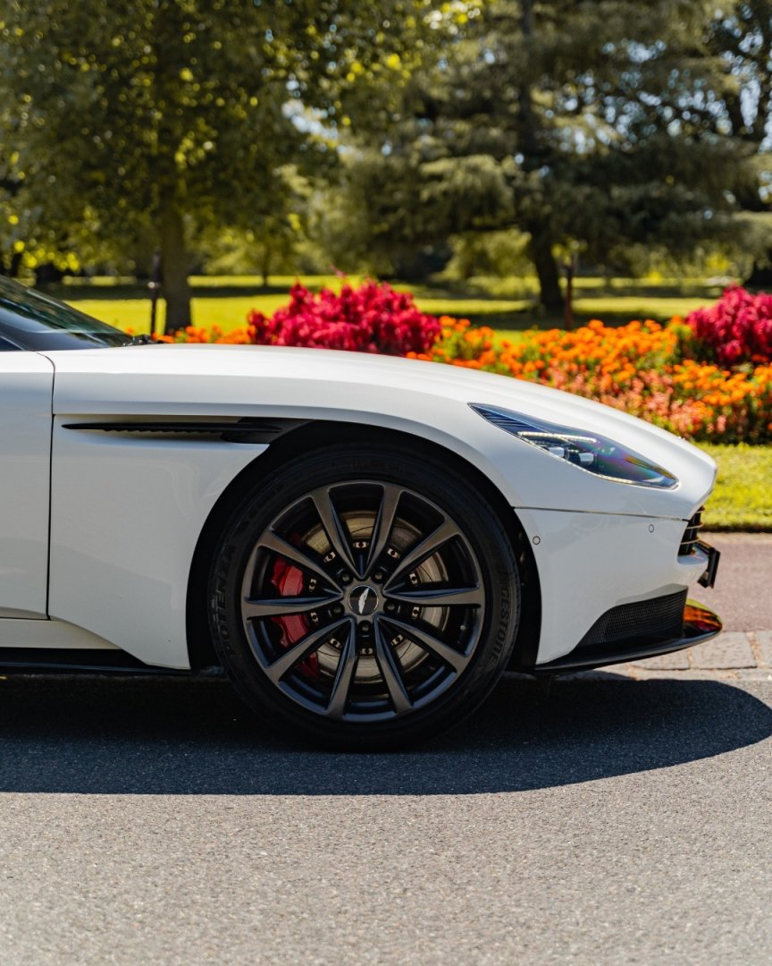 Aston Martin DB11 4.0 V8 Automatic