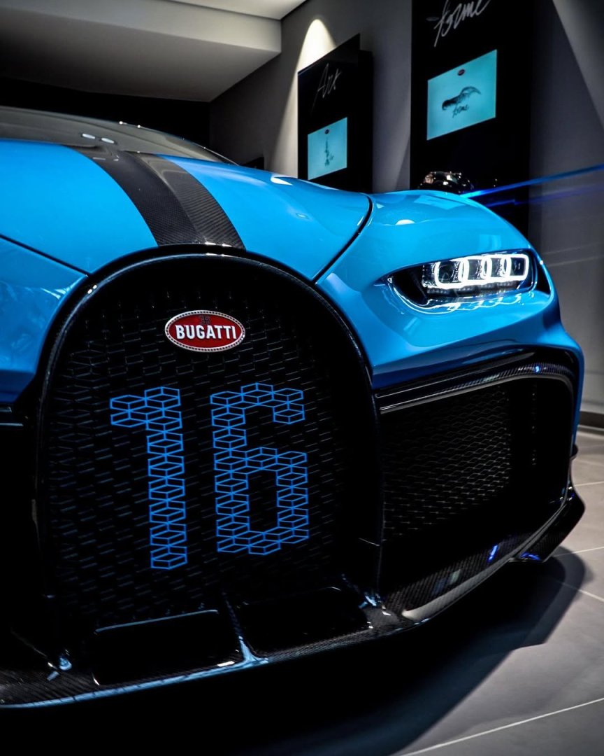 Bugatti Chiron Pur Sport 8.0 W16 AWD DSG