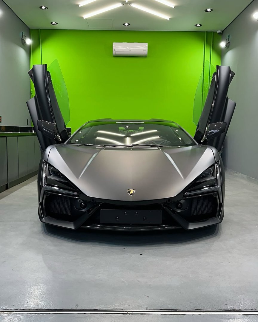 Lamborghini Revuelto LB744 6.5 V12 (1015 Hp) HPEV 4WD Automatic