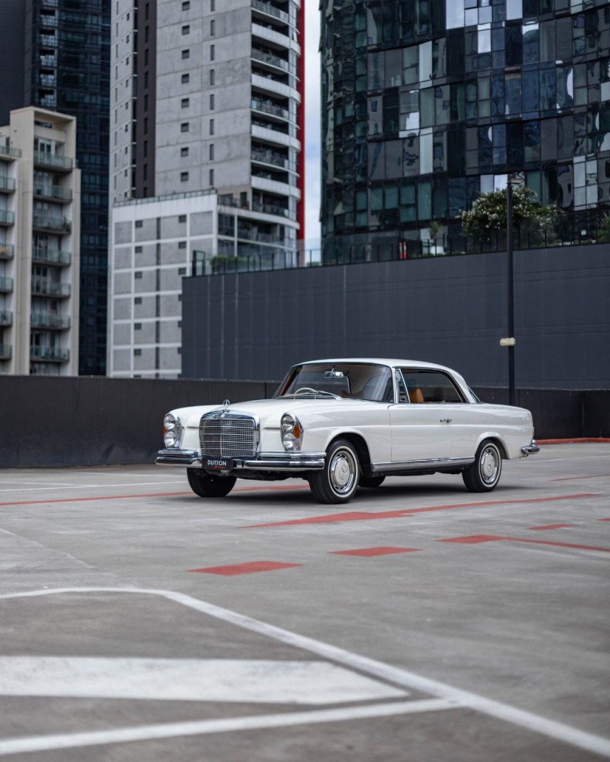 Mercedes-Benz W111 Coupe 280 SE 3.5 V8