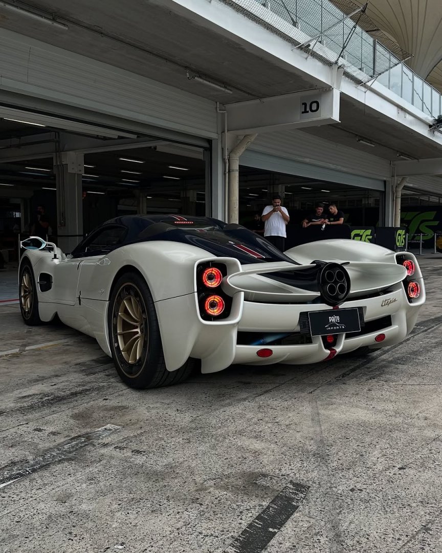 Pagani Utopia 6.0 V12