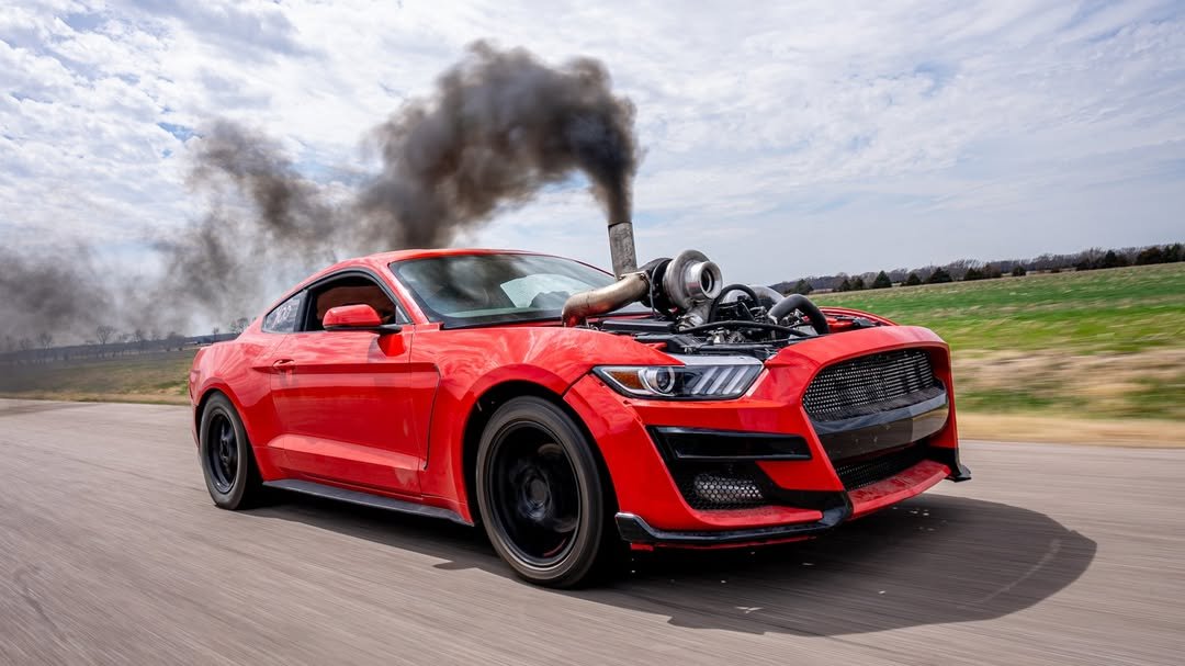 Ford Mustang VI GT 5.0 Ti-VCT V8 Smokestang