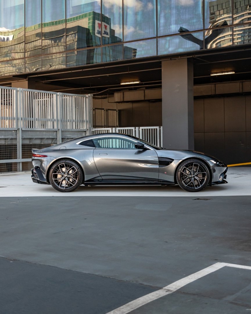 Aston Martin V8 Vantage 2018, 4.0 V8 Automatic