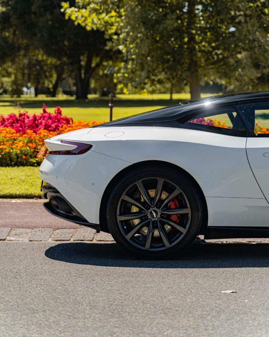 Aston Martin DB11 4.0 V8 Automatic